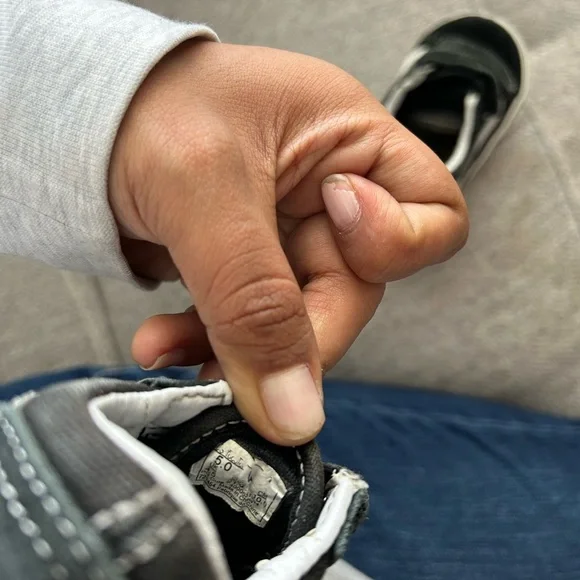 Vans Kids Black & White Velcro Old Skool Sneakers - Picture 6 of 6